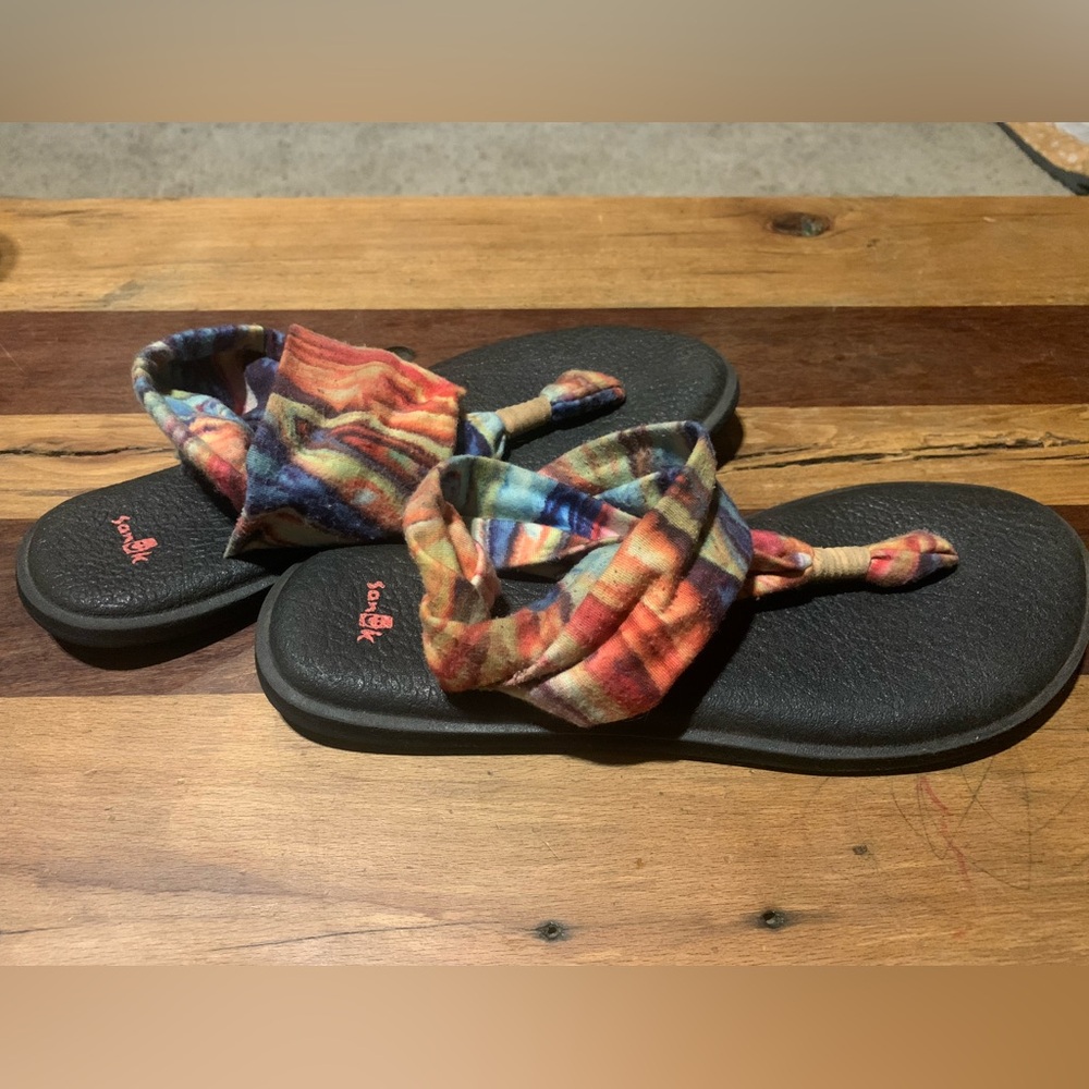Sanuk’s Women Yoga Sling sandal size 8